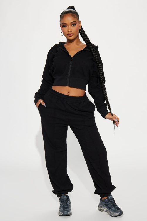 Stayin’ In Sweatsuit – Black